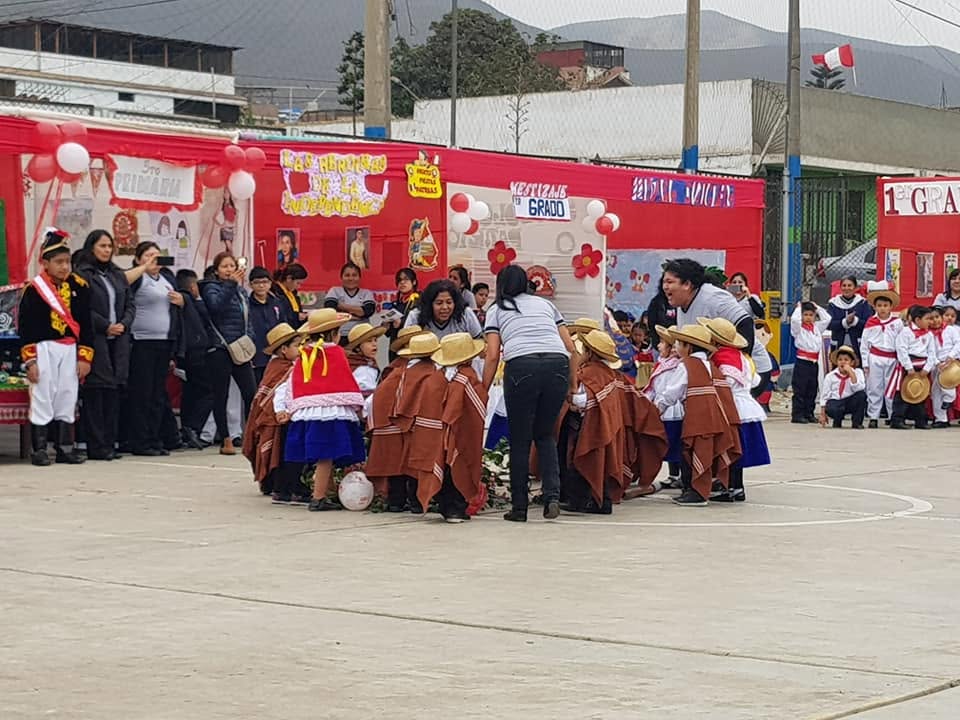 Desfile escolar del Colegio de Jesús